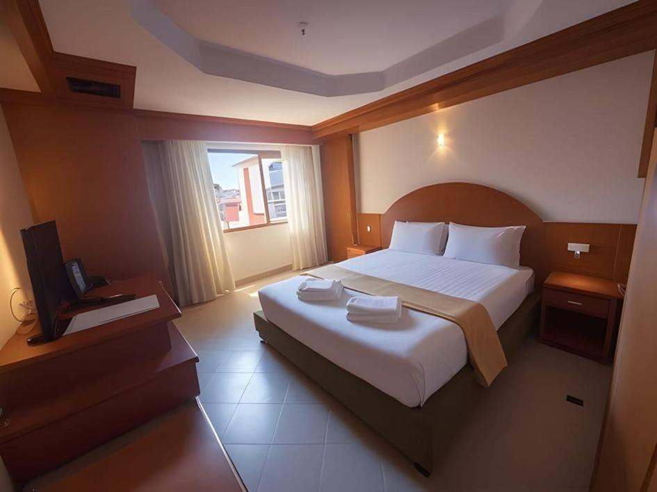 Hack Patong Beach Hotel Номер фото